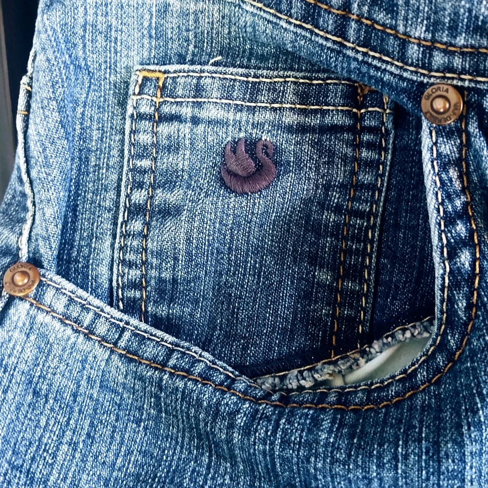 EUC GLORIA VANDERBILT MOM JEANS MADE IN EGYPT LIGHT TO MEDIUM WASH 5 POCKET 16 - Picture 5 of 10